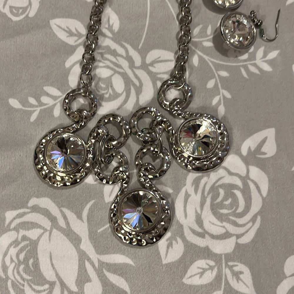 Silver and Rhinestone Necklace Set - Picture 2 of 3